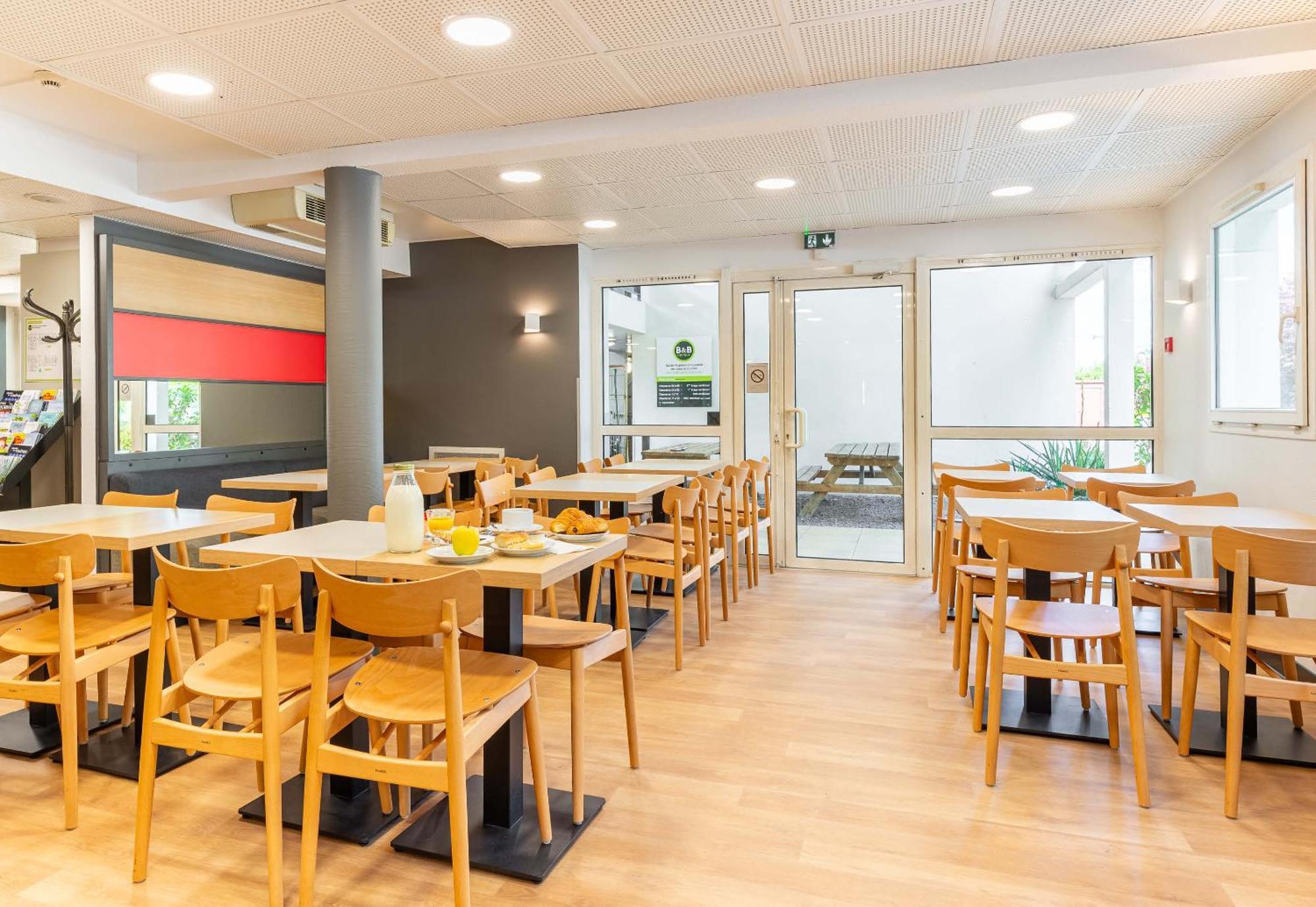 B&B HOTEL Nantes Aéroport Bouguenais Exterior foto